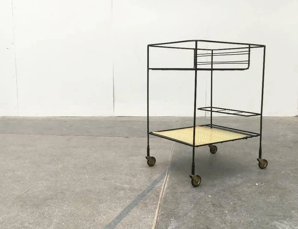 Chariot de service minimaliste en métal perforé de style milieu du siècle, années 1960