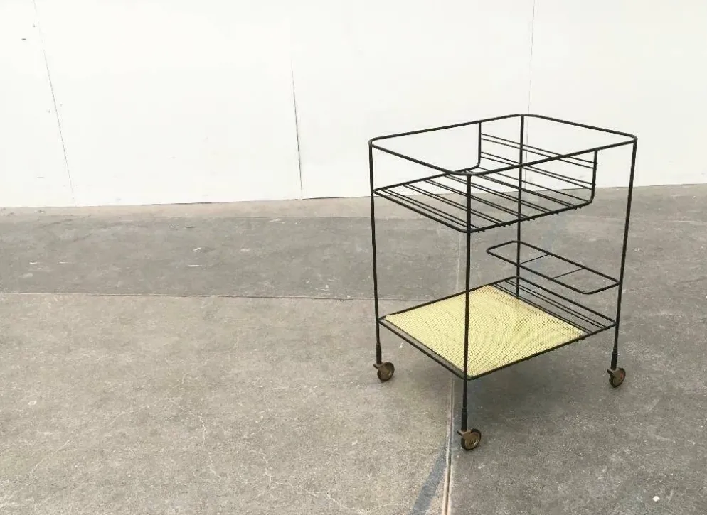 Chariot de service minimaliste en métal perforé de style milieu du siècle, années 1960