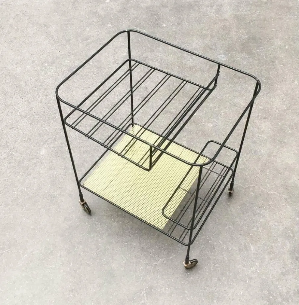 Chariot de service minimaliste en métal perforé de style milieu du siècle, années 1960