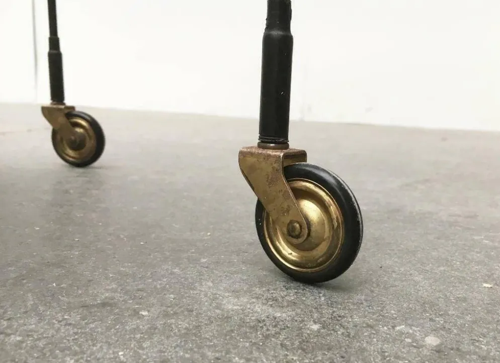 Chariot de service minimaliste en métal perforé de style milieu du siècle, années 1960