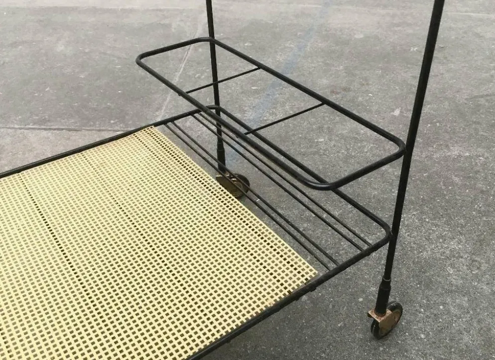 Chariot de service minimaliste en métal perforé de style milieu du siècle, années 1960