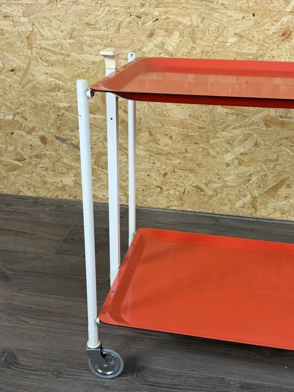 Chariot de service Table d'appoint Design orange Space Age Années 1960 Années 1970