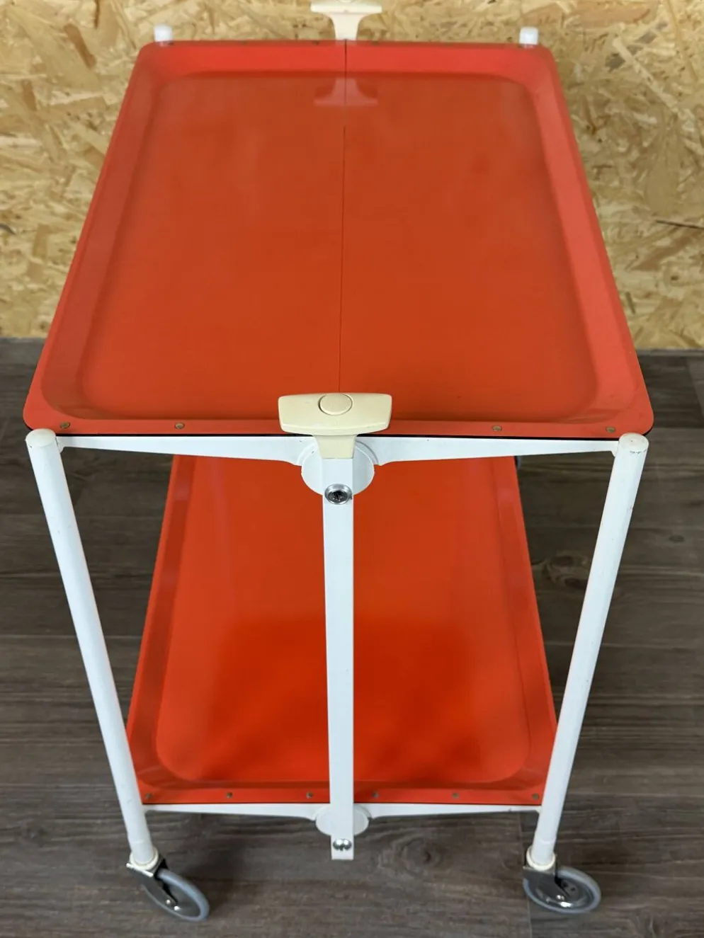 Chariot de service Table d'appoint Design orange Space Age Années 1960 Années 1970
