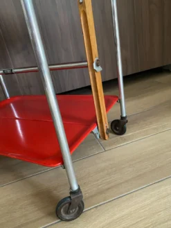 Chariot de service table roulante Platex Textable rouge 70’ Spage age