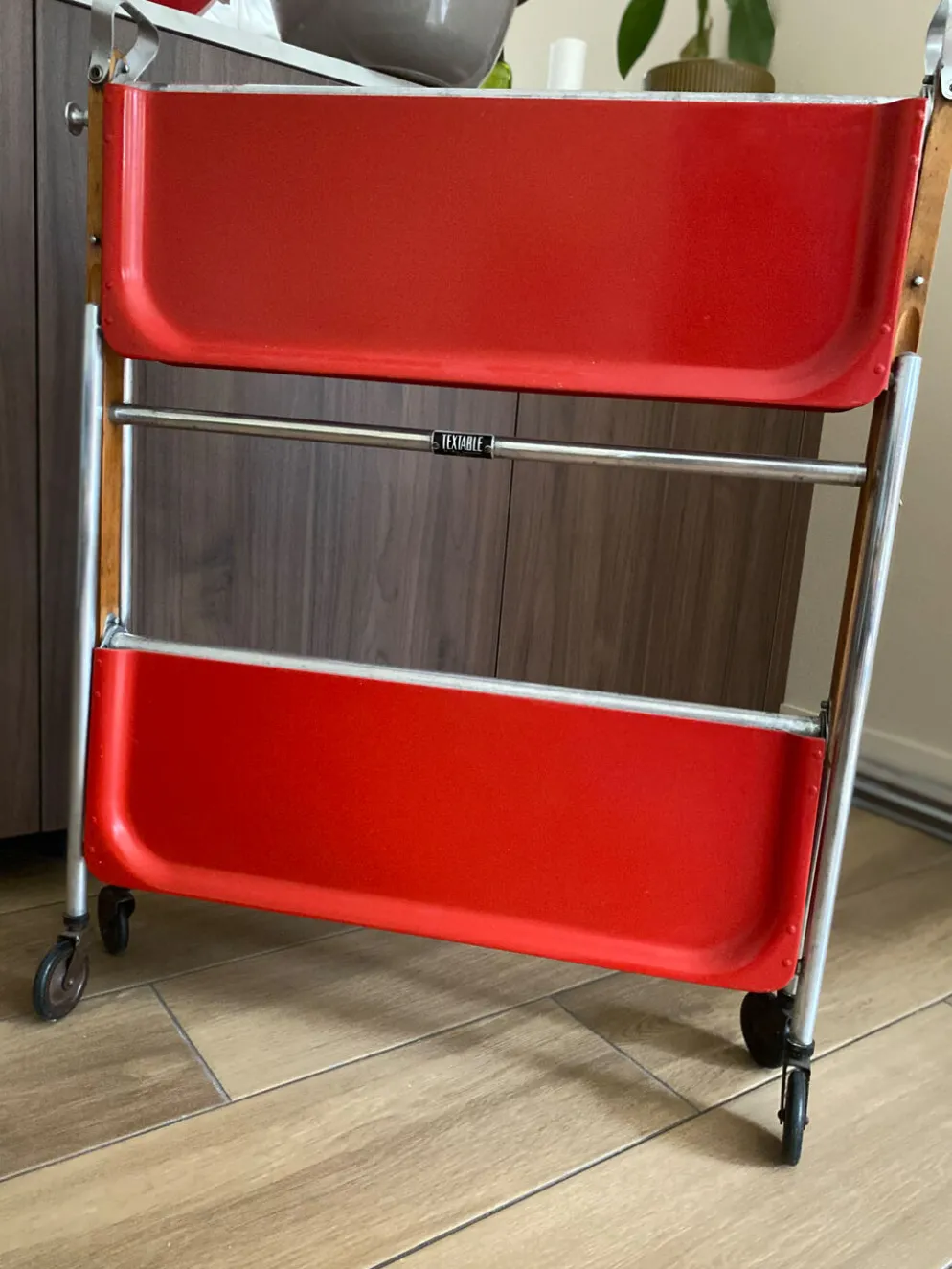 Chariot de service table roulante Platex Textable rouge 70’ Spage age