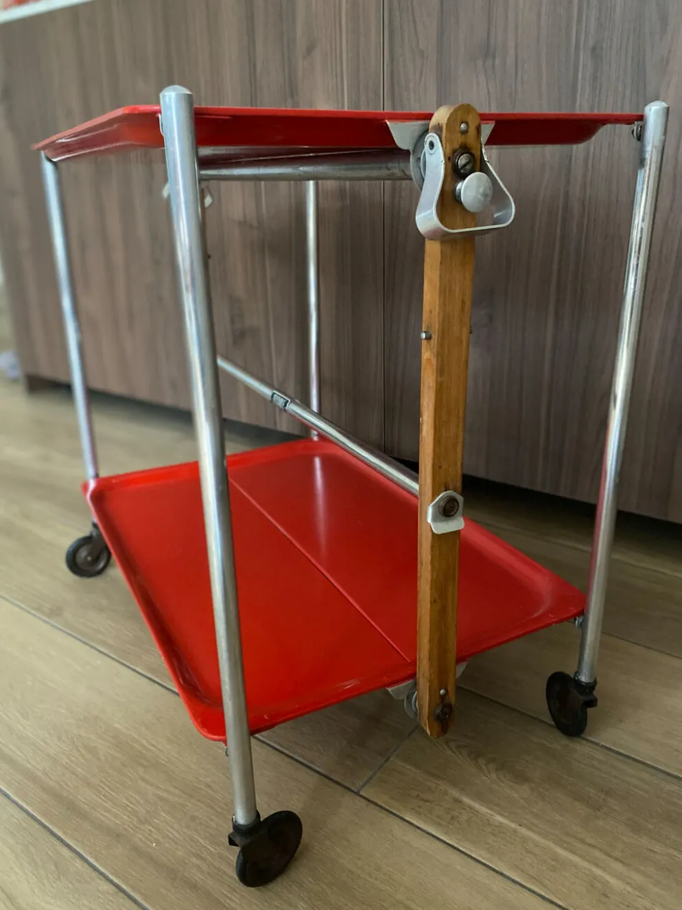 Chariot de service table roulante Platex Textable rouge 70’ Spage age