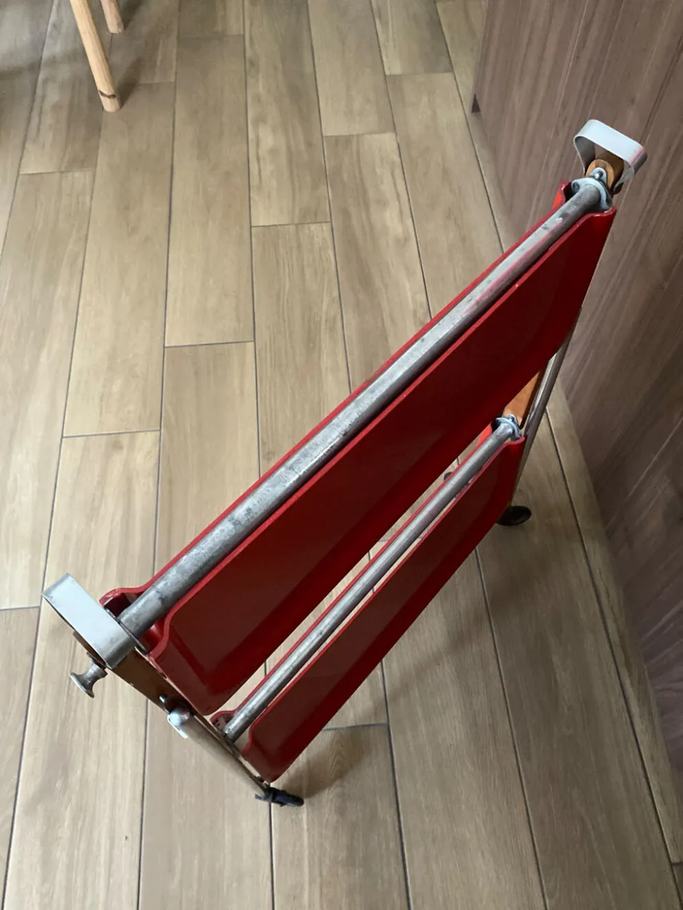 Chariot de service table roulante Platex Textable rouge 70’ Spage age