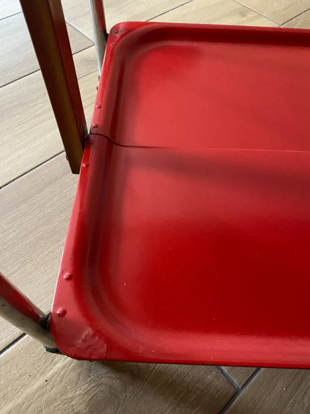 Chariot de service table roulante Platex Textable rouge 70’ Spage age