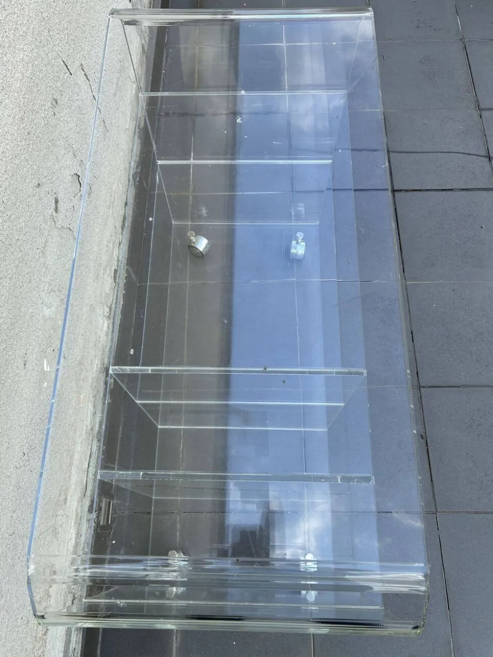 Chariot en lucite épais sur roulettes, années 1970