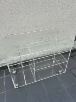 Chariot en lucite épais sur roulettes, années 1970