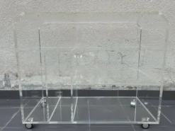 Chariot en lucite épais sur roulettes, années 1970