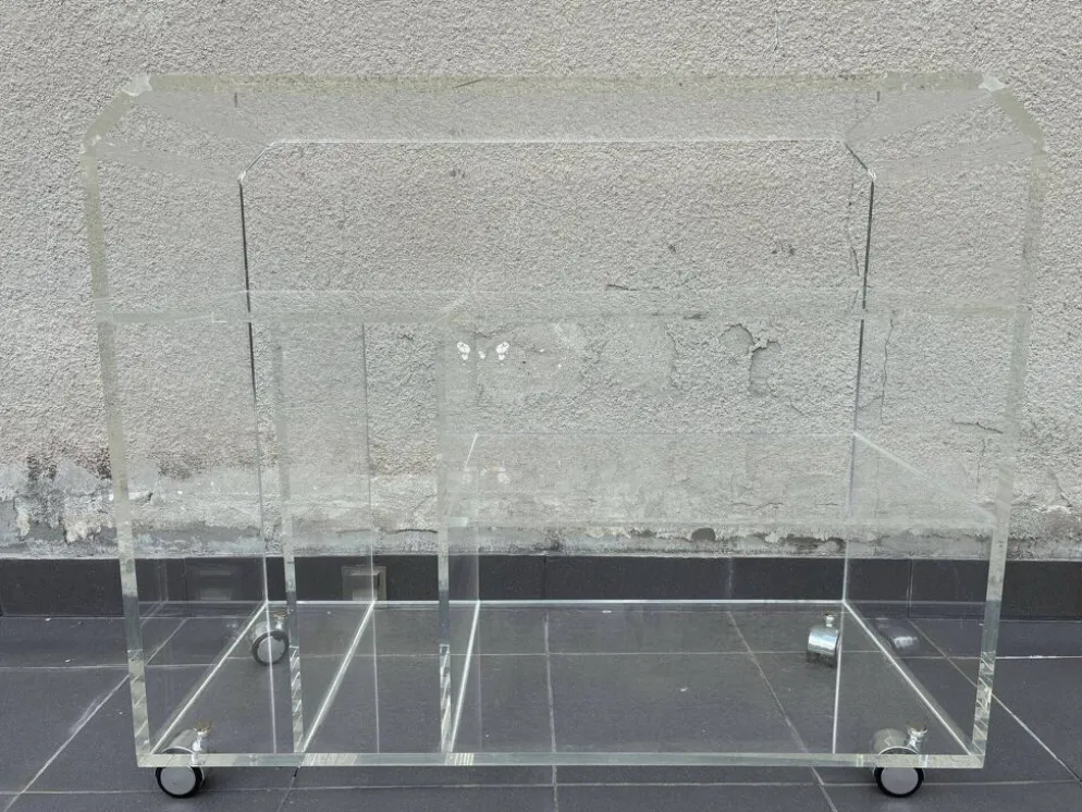 Chariot en lucite épais sur roulettes, années 1970
