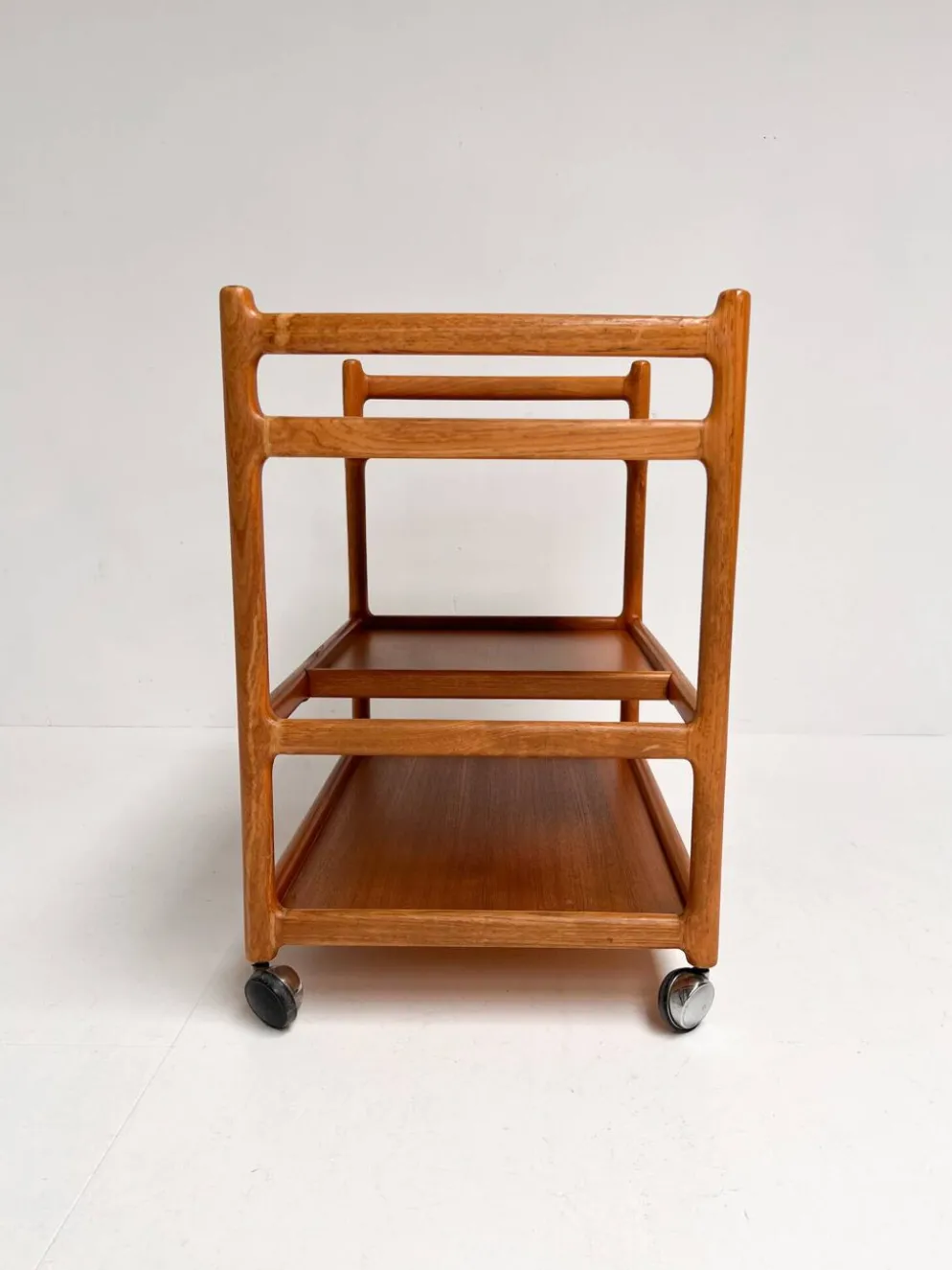 Chariot en teck par Andersen pour Silkeborg, années 1960.