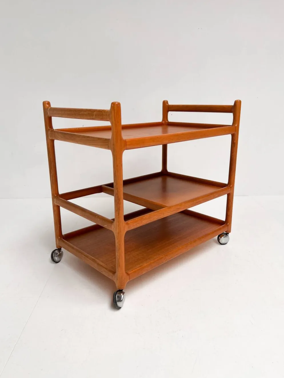 Chariot en teck par Andersen pour Silkeborg, années 1960.