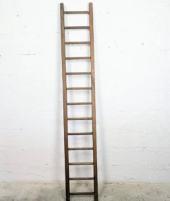 Échelle ancienne en bois