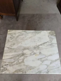 Chevet ancien style Empire avec plateau marbre