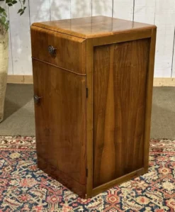 Chevet anglais Art déco des années 1950 en noyer