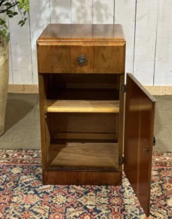 Chevet anglais Art déco des années 1950 en noyer