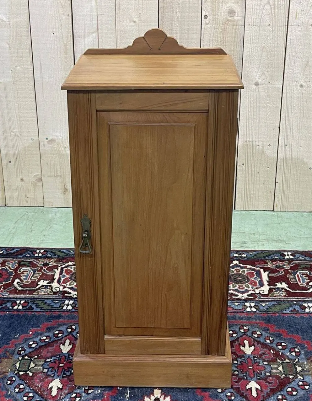 Chevet anglais en satin wood des années 30