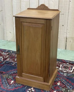 Chevet anglais en satin wood des années 30