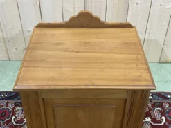Chevet anglais en satin wood des années 30