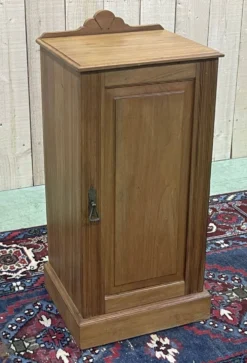 Chevet anglais en satin wood des années 30