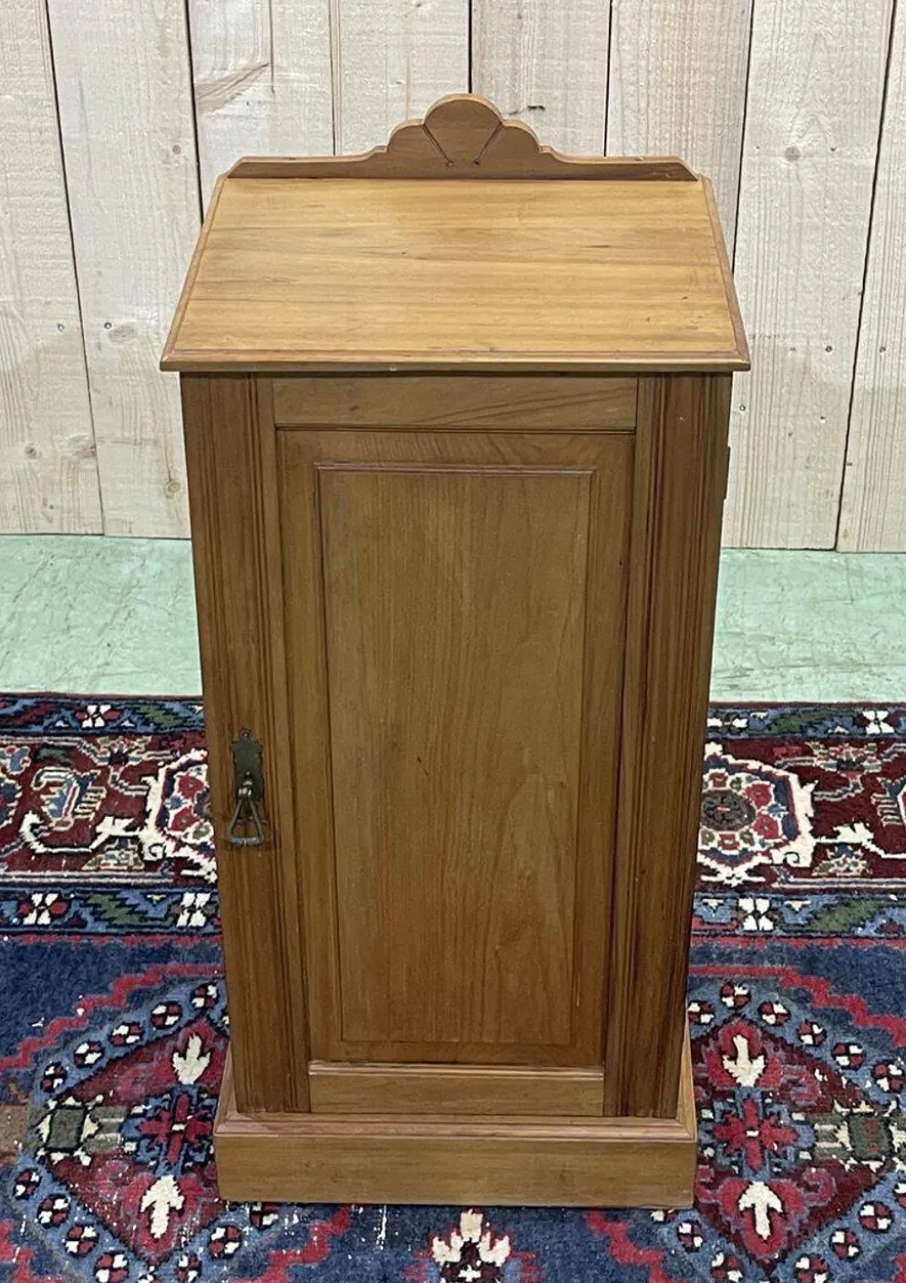Chevet anglais en satin wood des années 30
