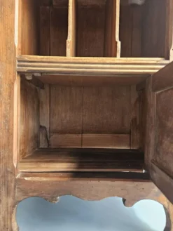 Chevet en bois avec rangement livres