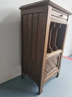 Chevet en bois avec rangement livres