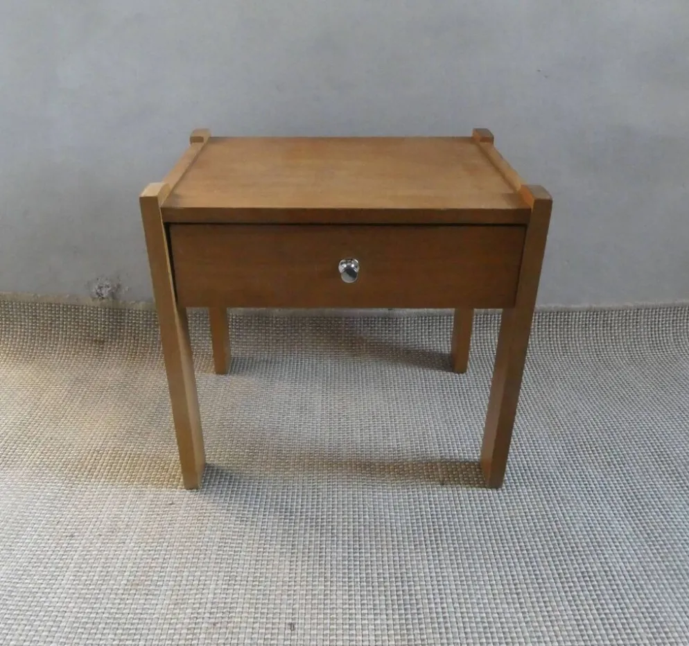 Chevet en bois clair des années 60