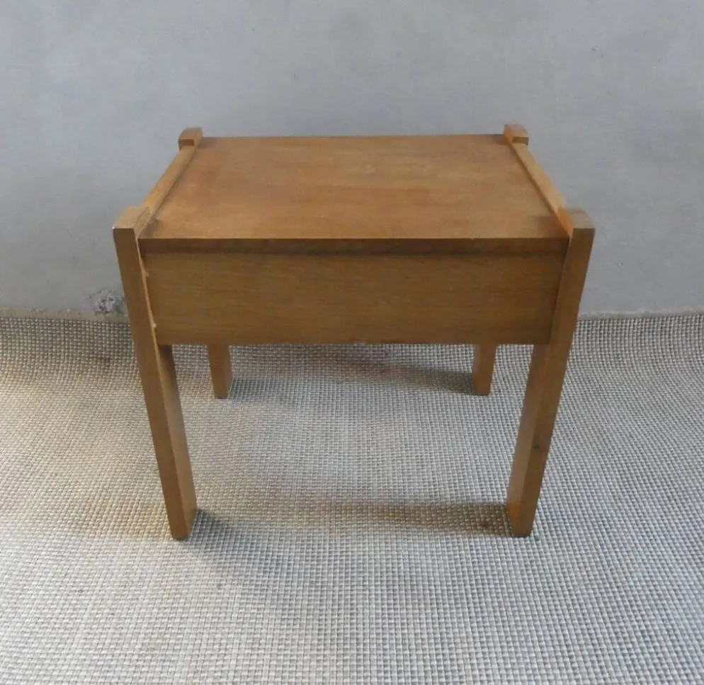 Chevet en bois clair des années 60