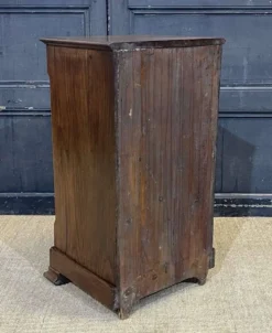 Chevet en châtaignier du début XXème