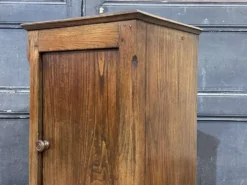 Chevet en châtaignier du début XXème