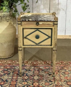 Chevet en hêtre peint et dessus marbre de style Louis XVI fin XIXème