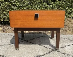 Chevet vintage des années 60-70 en teck