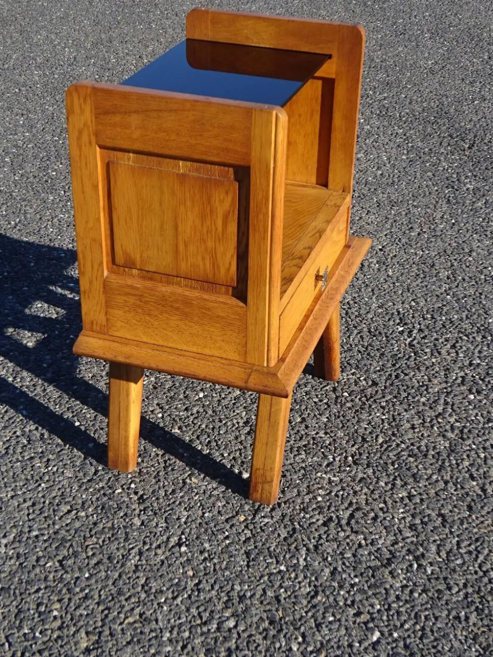 Chevet vintage en chêne aux pieds compas