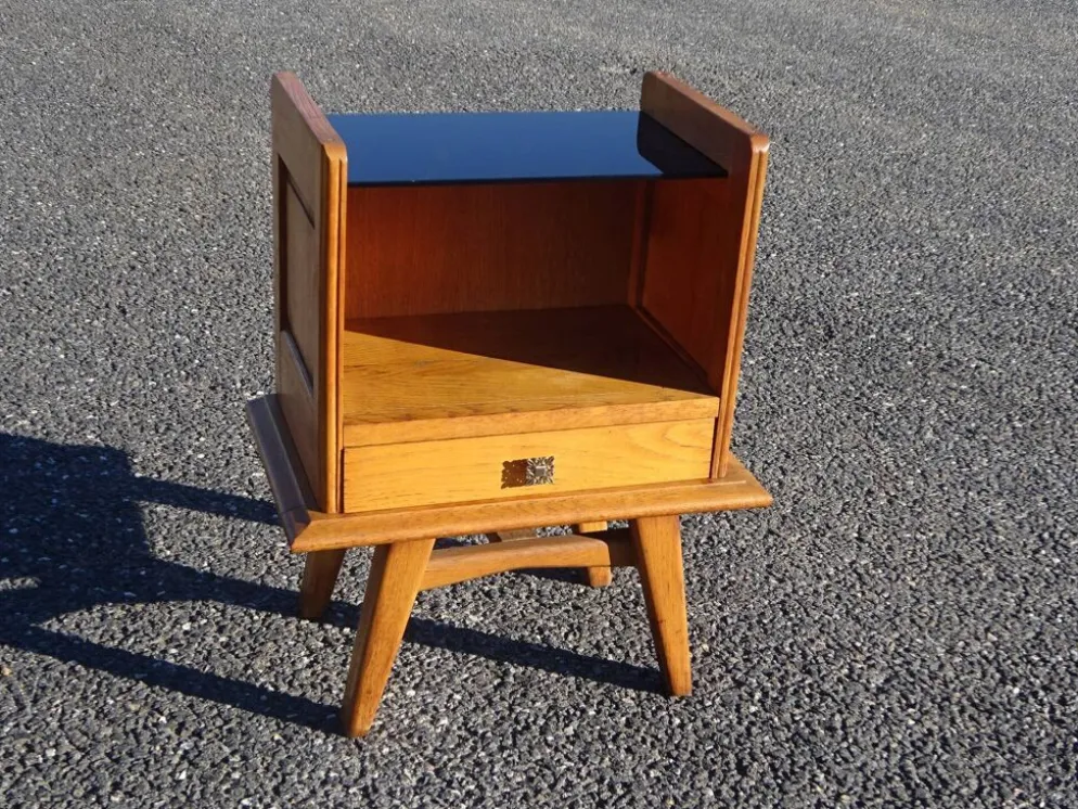 Chevet vintage en chêne aux pieds compas