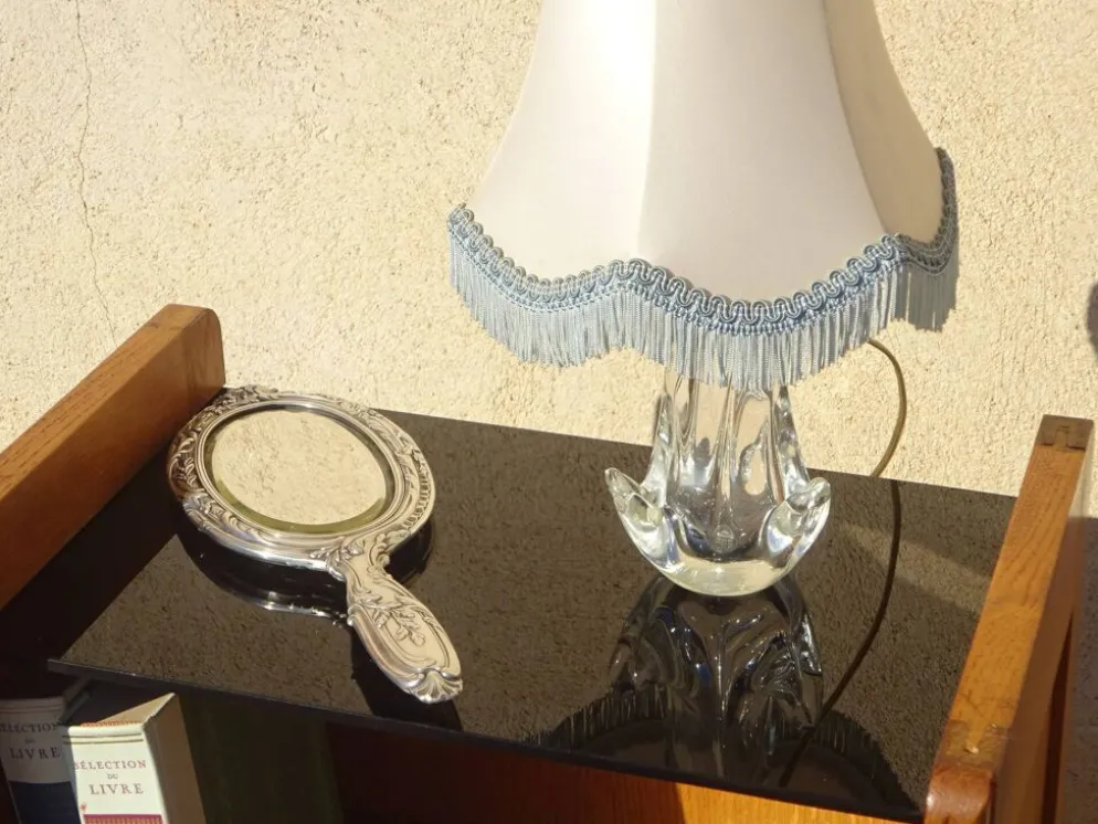 Chevet vintage en chêne aux pieds compas