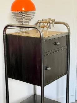 Chevet vintage en métal brossé