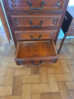 Chiffonier