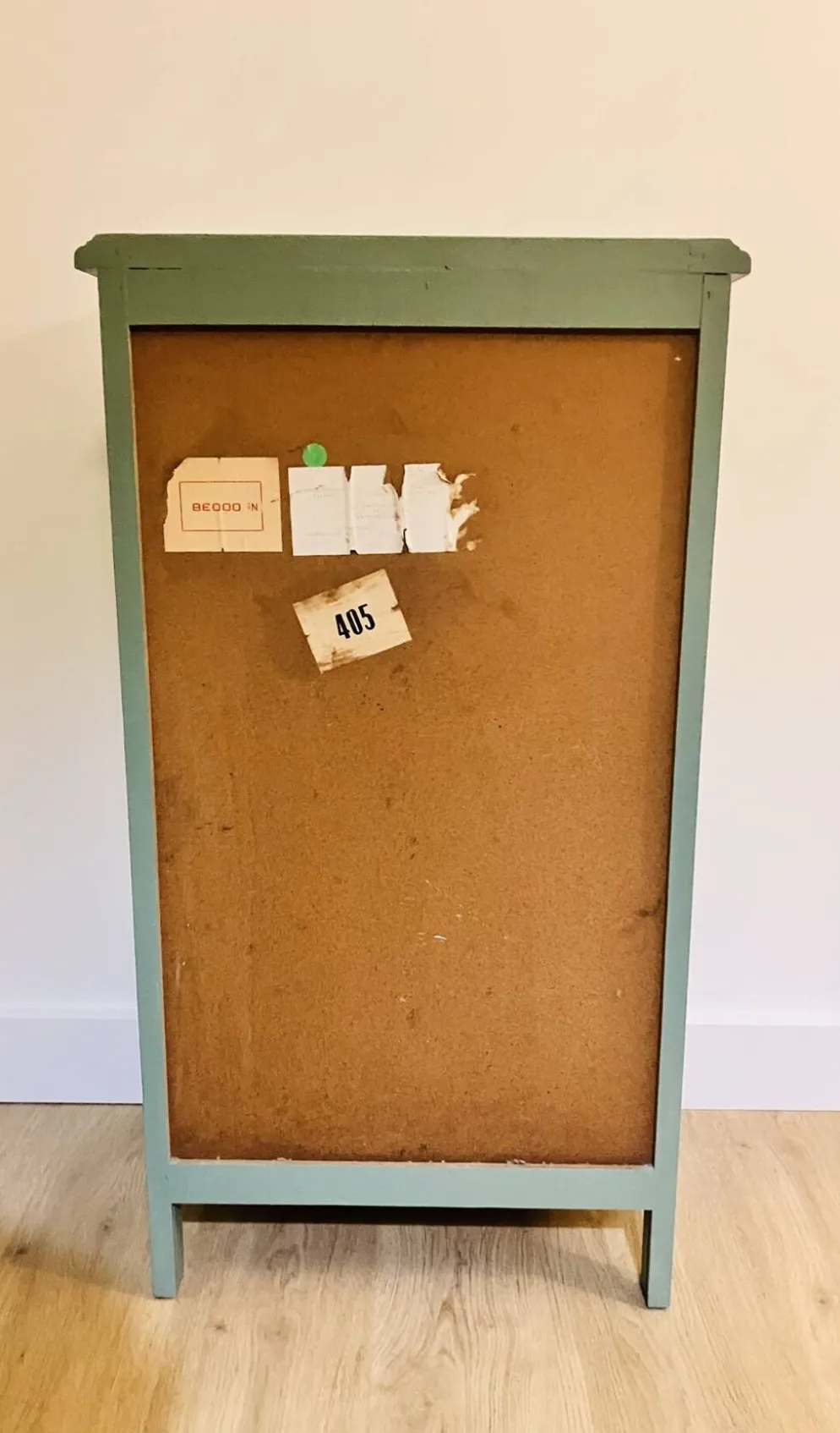 Chiffonnier en bois poignées dorées