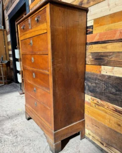 Chiffonnier en noyer