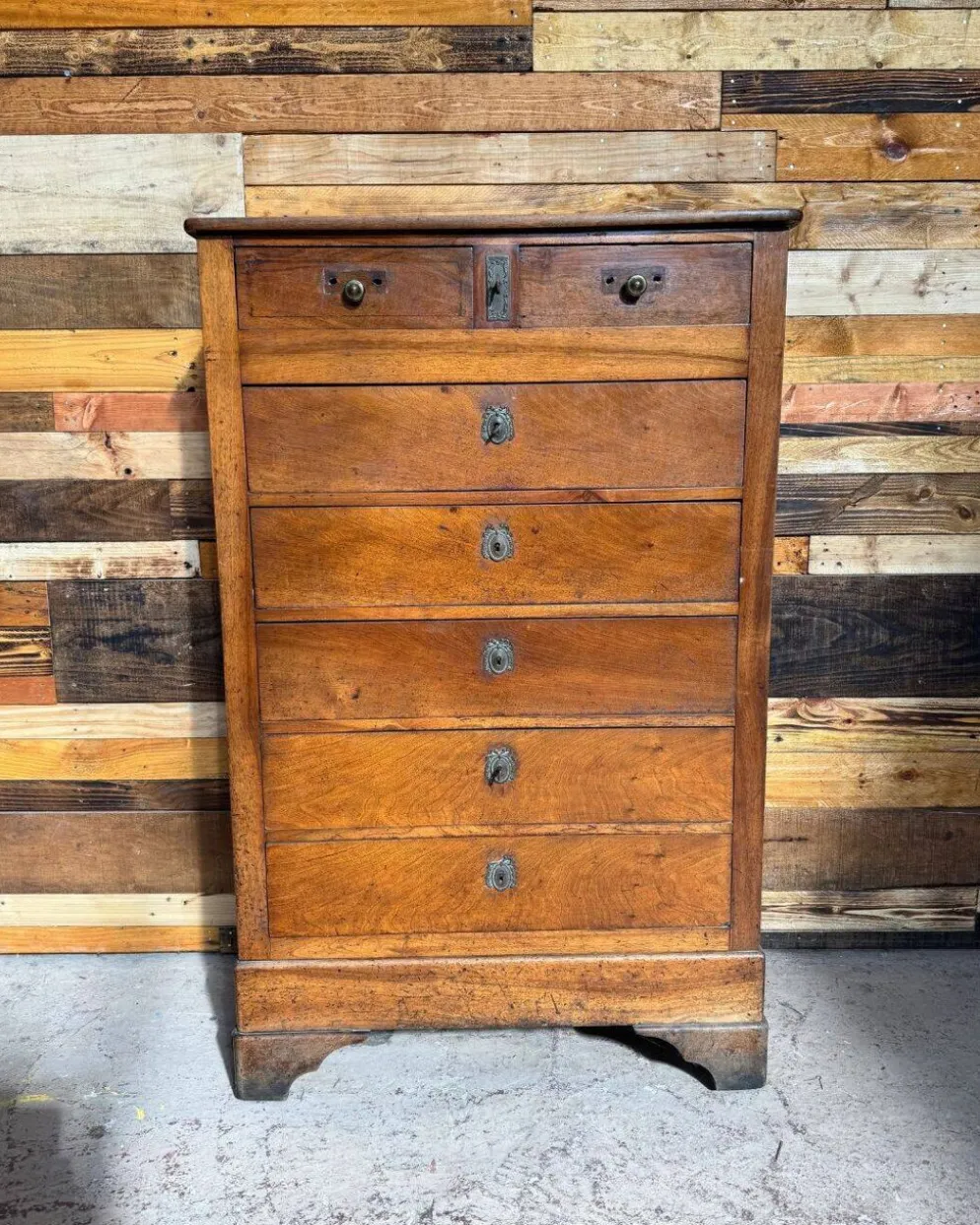 Chiffonnier en noyer