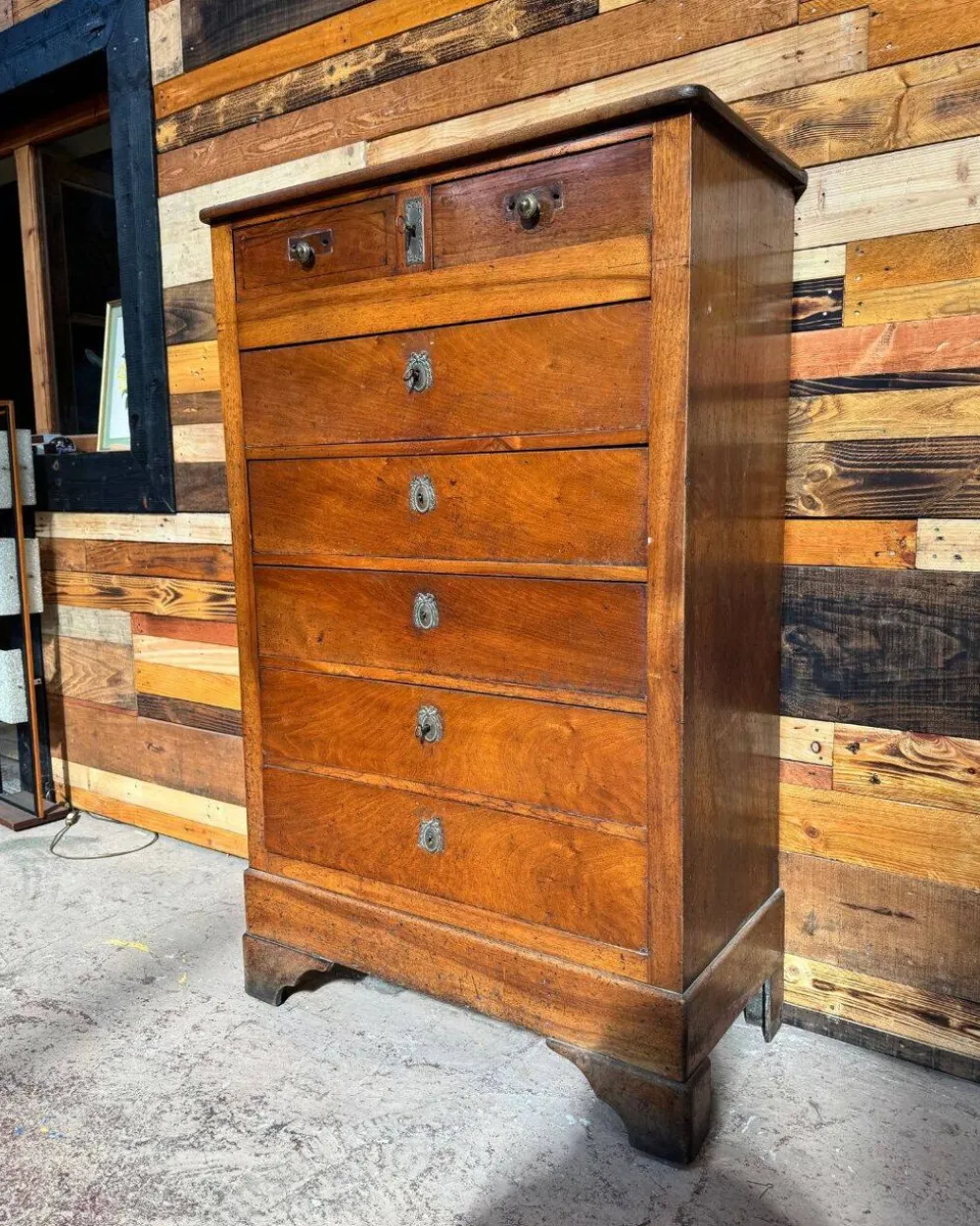 Chiffonnier en noyer