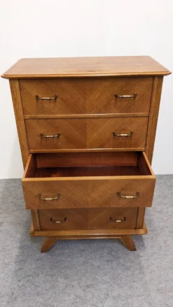 Chiffonnier ou commode haute moderniste en chêne blond, France vers 1950