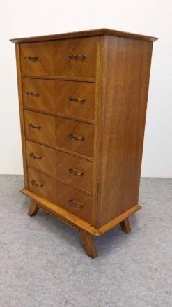 Chiffonnier ou commode haute moderniste en chêne blond, France vers 1950