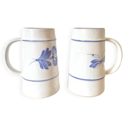 Chopes à bière fleuries en faïence