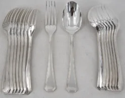 Christofle América, 8 couverts de table, 16 pièces métal argenté excellent état.