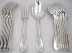 Christofle Cluny, 8 couverts de table, 16 pièces métal argenté, excellent état.