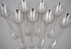 Christofle Cluny, 8 couverts de table, 16 pièces métal argenté, excellent état.